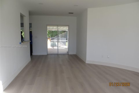 Снять в аренду виллу или дом в Майами, Флорида 3 спальни, 95.13м2, № 2006046 - фото 5