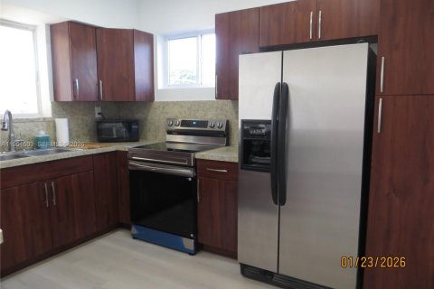 Снять в аренду виллу или дом в Майами, Флорида 3 спальни, 95.13м2, № 2006046 - фото 6