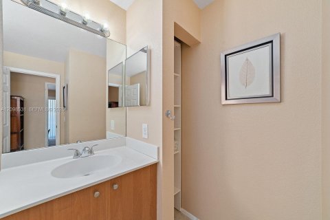 Condo in Delray Beach, Florida, 1 bedroom № 2393224 - photo 7