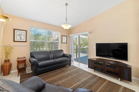 Condo in Delray Beach, Florida, 1 bedroom № 2393224 - photo 23