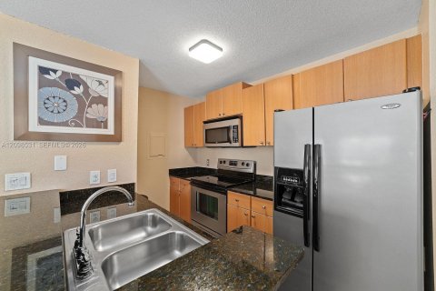 Condo in Delray Beach, Florida, 1 bedroom № 2393224 - photo 21