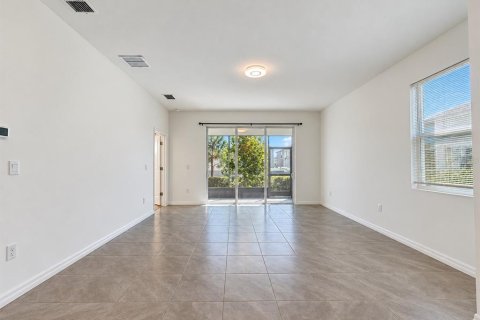 Villa ou maison à louer à Wesley Chapel, Floride: 3 chambres, 145.39 m2 № 2401135 - photo 2