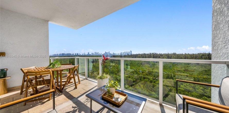 Condo à North Miami, Floride, 3 chambres  № 2016411