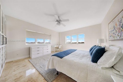 Copropriété à vendre à North Miami, Floride: 3 chambres, 190.26 m2 № 2016411 - photo 19