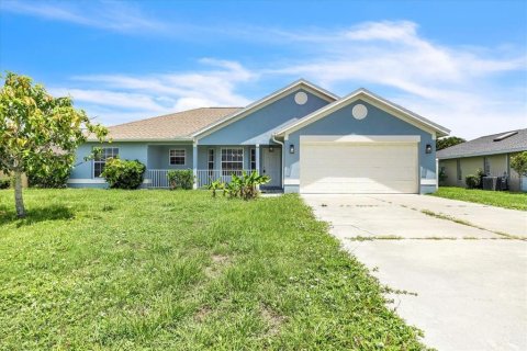 House in Punta Gorda, Florida 3 bedrooms, 145.76 sq.m. № 2280616