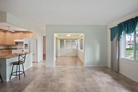 Снять в аренду кондоминиум в Стьюарт, Флорида 6 комнат, 96.99м2, № 2147336 - фото 8