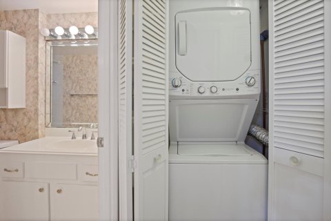 Снять в аренду кондоминиум в Стьюарт, Флорида 6 комнат, 96.99м2, № 2147336 - фото 18