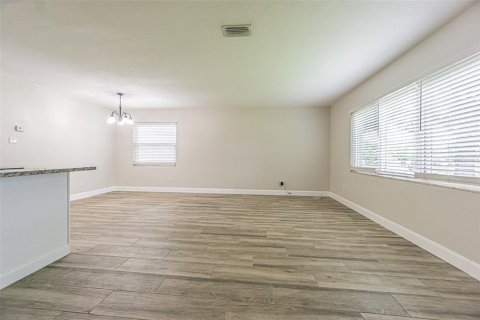 House in Dunedin, Florida 3 bedrooms, 108.14 sq.m. № 2266708 - photo 7