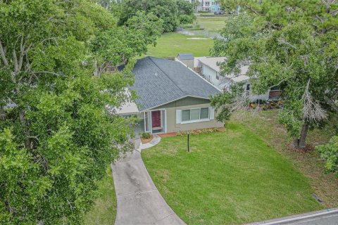 House in Dunedin, Florida 3 bedrooms, 108.14 sq.m. № 2266708 - photo 3