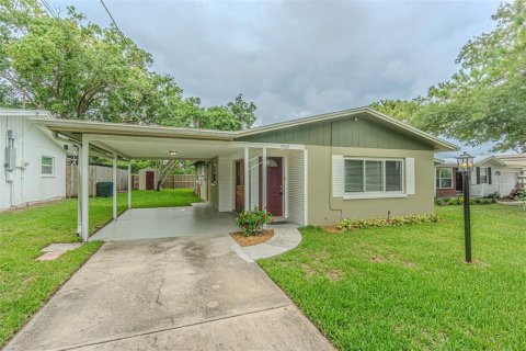 House in Dunedin, Florida 3 bedrooms, 108.14 sq.m. № 2266708 - photo 2