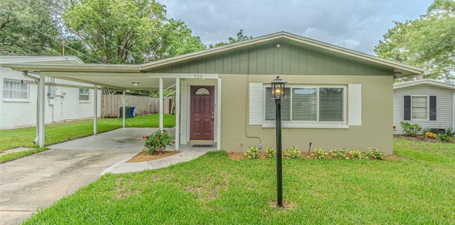 House in Dunedin, Florida 3 bedrooms, 108.14 sq.m. № 2266708