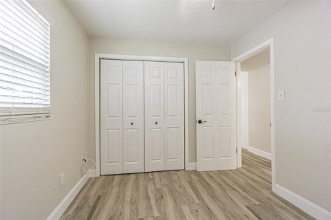 House in Dunedin, Florida 3 bedrooms, 108.14 sq.m. № 2266708 - photo 18