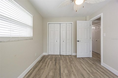 House in Dunedin, Florida 3 bedrooms, 108.14 sq.m. № 2266708 - photo 20