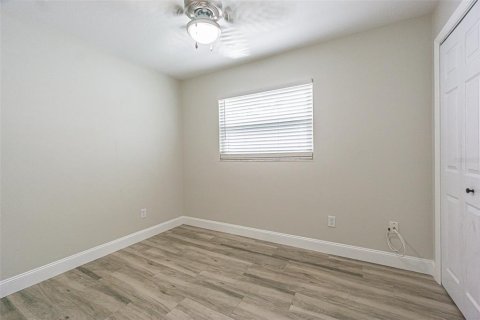 House in Dunedin, Florida 3 bedrooms, 108.14 sq.m. № 2266708 - photo 17