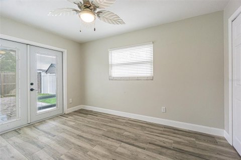 House in Dunedin, Florida 3 bedrooms, 108.14 sq.m. № 2266708 - photo 14