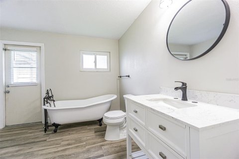 House in Dunedin, Florida 3 bedrooms, 108.14 sq.m. № 2266708 - photo 15