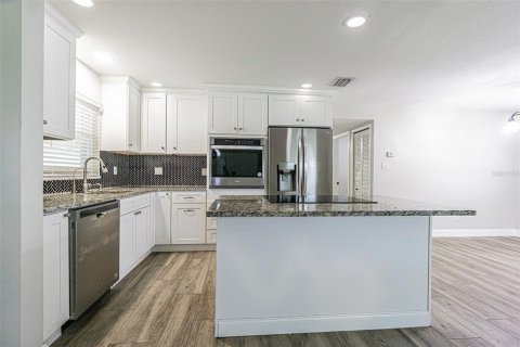 House in Dunedin, Florida 3 bedrooms, 108.14 sq.m. № 2266708 - photo 8