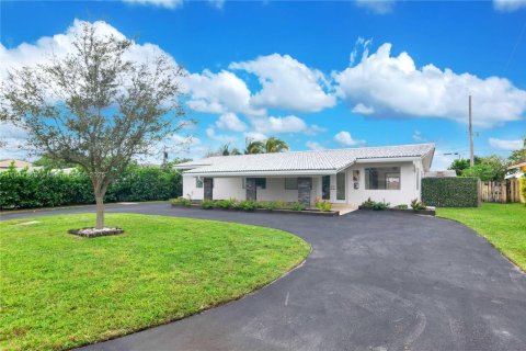 House in Pompano Beach, Florida 3 bedrooms, 202.06 sq.m. № 1849173 - photo 1