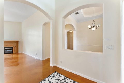 House in Lake Worth, Florida 5 bedrooms, 267.09 sq.m. № 2405860 - photo 2