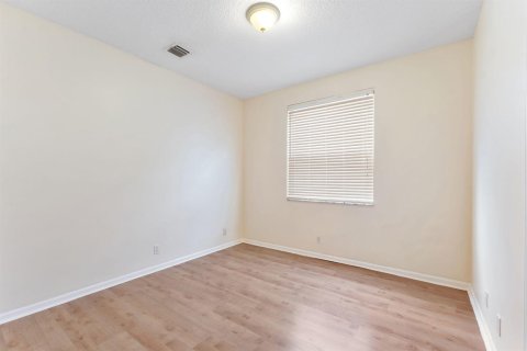 House in Lake Worth, Florida 5 bedrooms, 267.09 sq.m. № 2405860 - photo 16