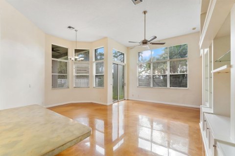 House in Lake Worth, Florida 5 bedrooms, 267.09 sq.m. № 2405860 - photo 27