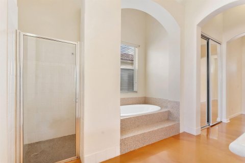 House in Lake Worth, Florida 5 bedrooms, 267.09 sq.m. № 2405860 - photo 13