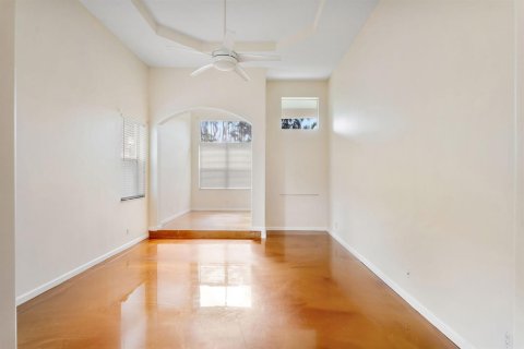 House in Lake Worth, Florida 5 bedrooms, 267.09 sq.m. № 2405860 - photo 8