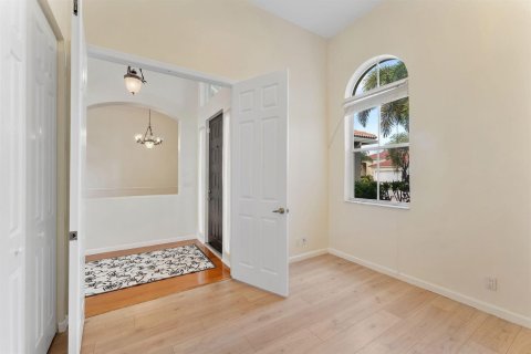 House in Lake Worth, Florida 5 bedrooms, 267.09 sq.m. № 2405860 - photo 3