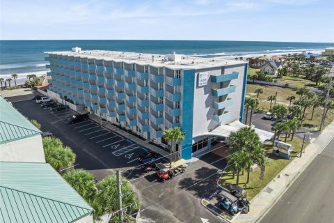 Condo in Daytona Beach, Florida, 1 bedroom  № 2118799 - photo 20