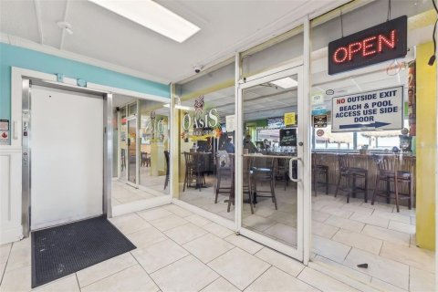Condo in Daytona Beach, Florida, 1 bedroom  № 2118799 - photo 2