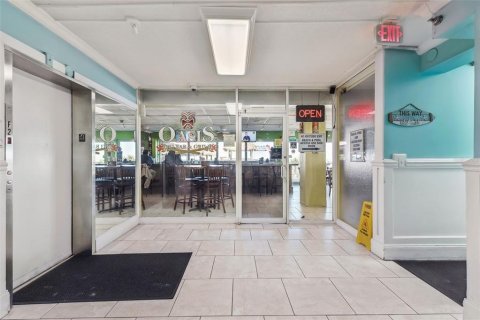 Condo in Daytona Beach, Florida, 1 bedroom  № 2118799 - photo 3