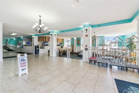 Condo in Daytona Beach, Florida, 1 bedroom  № 2118799 - photo 4