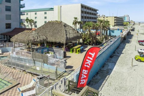 Condo in Daytona Beach, Florida, 1 bedroom  № 2118799 - photo 16