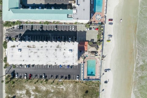 Condo in Daytona Beach, Florida, 1 bedroom  № 2118799 - photo 22