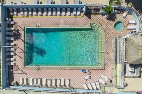 Condo in Daytona Beach, Florida, 1 bedroom  № 2118799 - photo 18