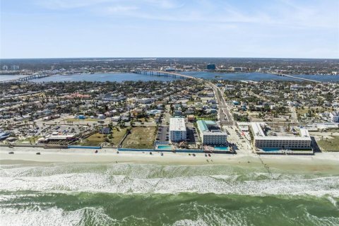 Condo in Daytona Beach, Florida, 1 bedroom  № 2118799 - photo 23