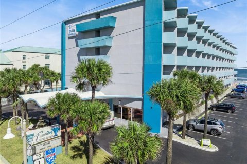 Condominio en Daytona Beach, Florida, 1 dormitorio № 2118799