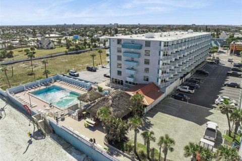 Condo in Daytona Beach, Florida, 1 bedroom  № 2118799 - photo 19