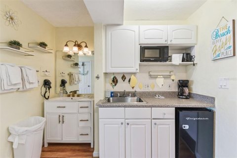 Condo in Daytona Beach, Florida, 1 bedroom  № 2118799 - photo 7