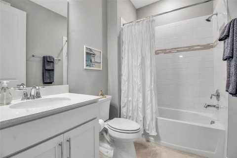 House in Parrish, Florida 3 bedrooms, 264.49 sq.m. № 1686695 - photo 9