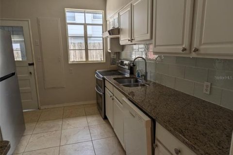 House in Lakeland, Florida 3 bedrooms, 112.13 sq.m. № 1907127 - photo 8