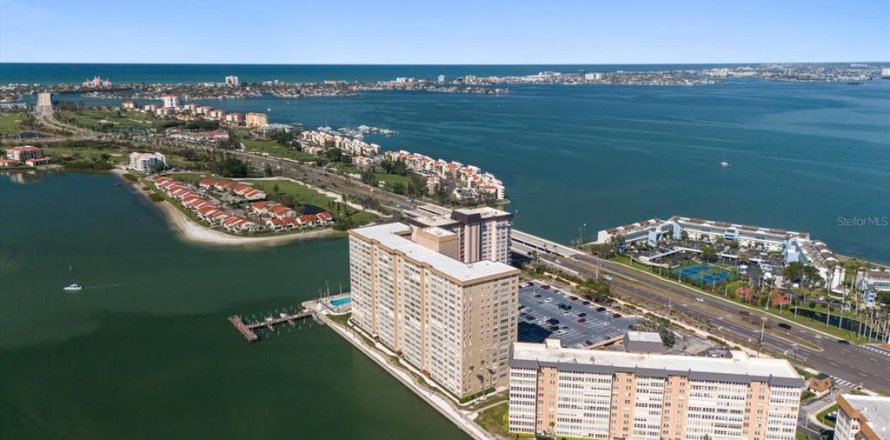 Condo à Saint Petersburg, Floride, 2 chambres  № 2399506