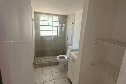 Condo in Miami, Florida, 2 bedrooms  № 1971018 - photo 5