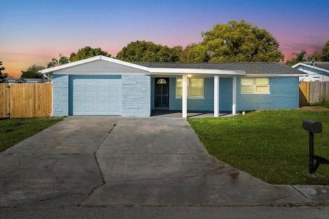 Villa ou maison à Holiday, Floride 4 chambres, 105.91 m2 № 2330886