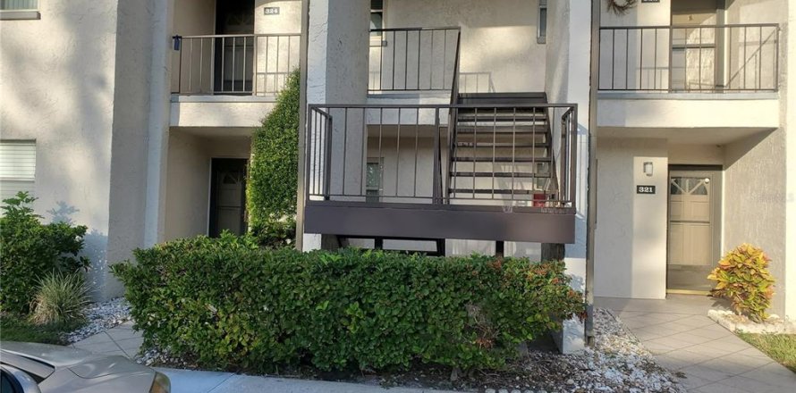 Condo in Seminole, Florida, 2 bedrooms № 2237321