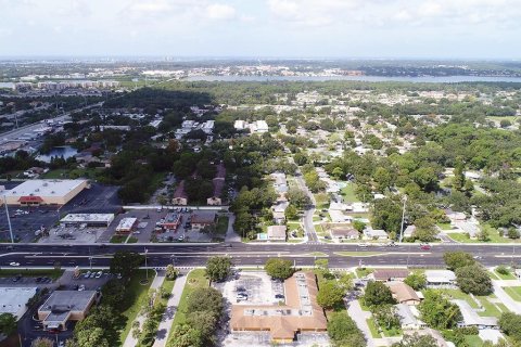 Condo in Seminole, Florida, 2 bedrooms № 2237321 - photo 27