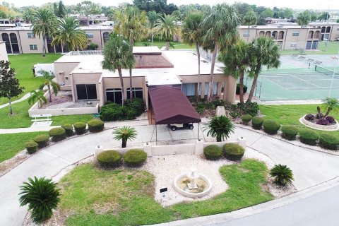 Condo in Seminole, Florida, 2 bedrooms № 2237321 - photo 21