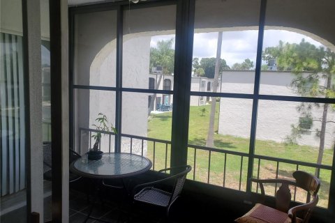 Condo in Seminole, Florida, 2 bedrooms № 2237321 - photo 2