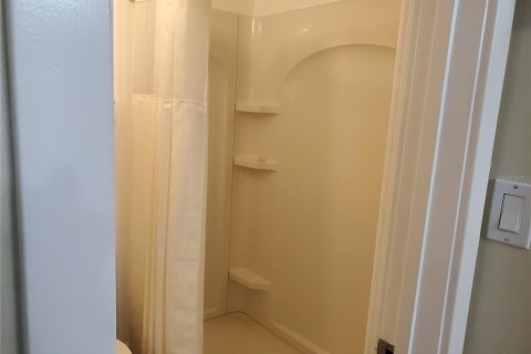 Condo in Seminole, Florida, 2 bedrooms № 2237321 - photo 17