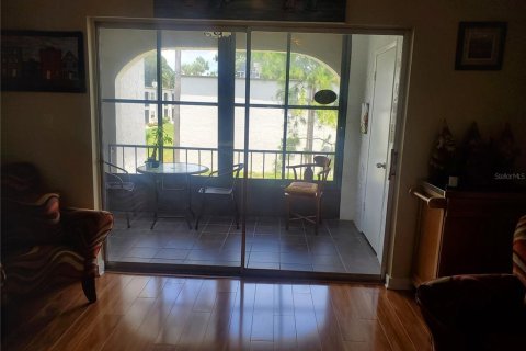 Condo in Seminole, Florida, 2 bedrooms № 2237321 - photo 3